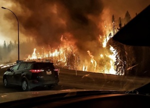o-FORT-MCMURRAY-WILDFIRE-900